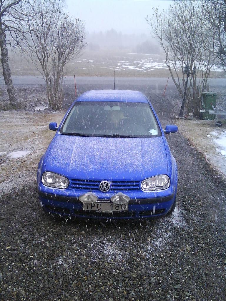 Foto 0044.jpg - Men så kom det en ny snöstorm.. Aprilväder eller vadå ?? Hyfsad kamera i mobilen också..